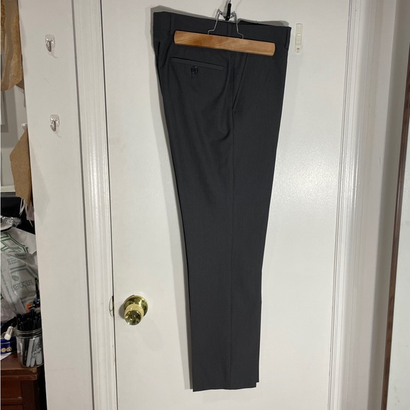 Savile Row Grey Mens 2-pc Suit w/slight stretch. Size 38R - Picture 3 of 12